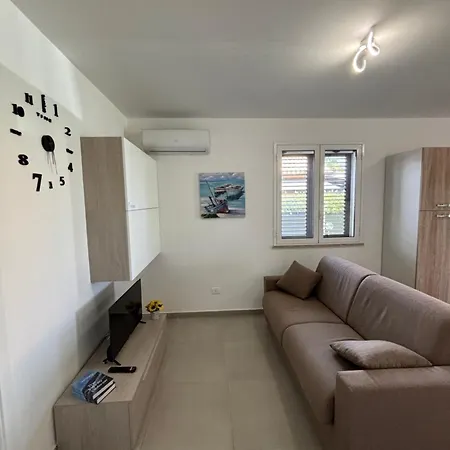Le Coccinelle Vicino A Cefalu Campofelice Di Roccella